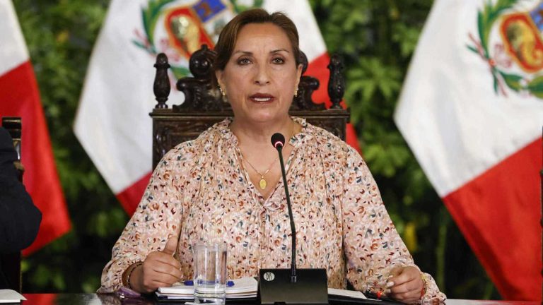 Boluarte afirma que su gobierno «está firme» en medio de las protestas en Perú
