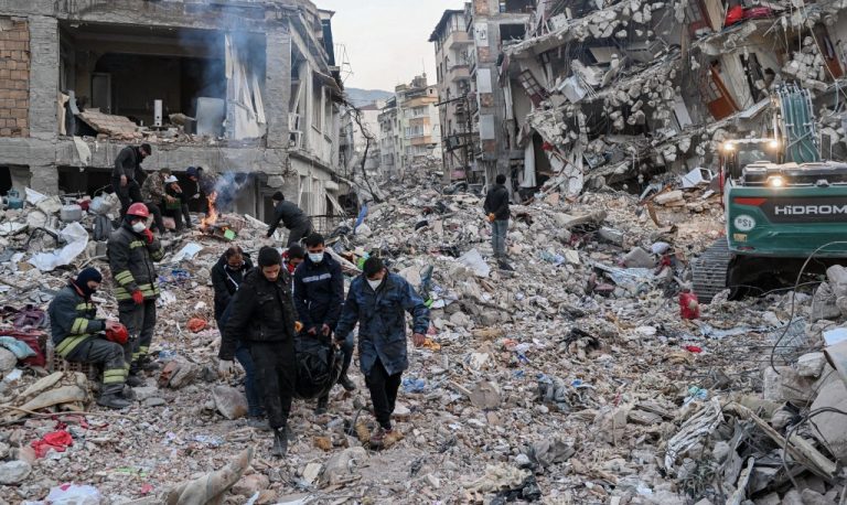 La ONU solicita 1.000 millones de dólares para ayudar a los damnificados por el terremoto en Turquía