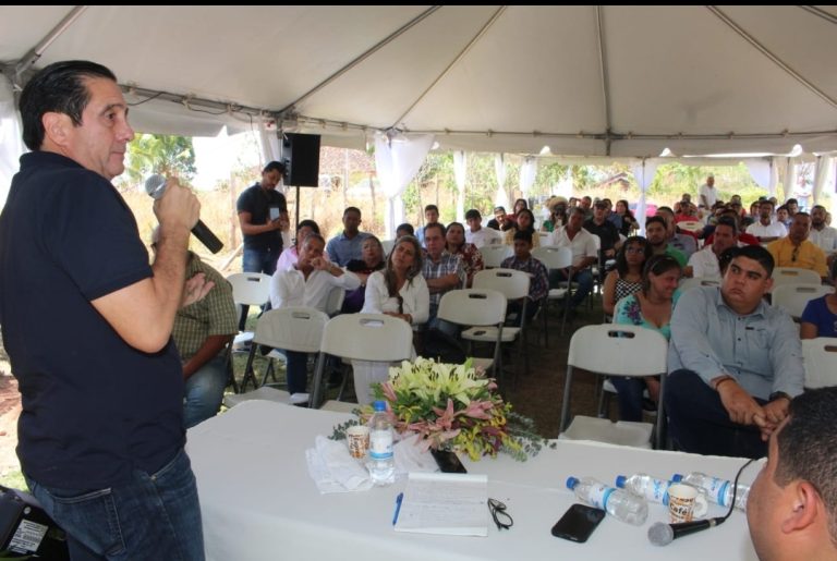 En Herrera y Los Santos, Martín promete despolitizar el sistema de salud