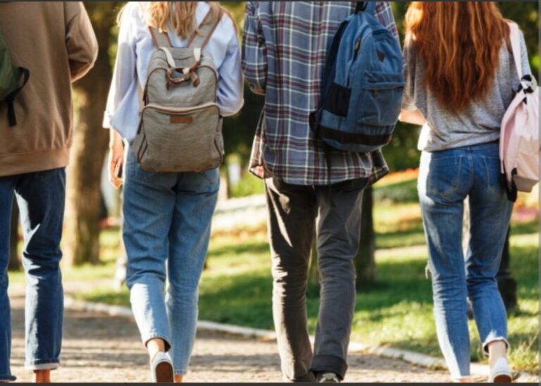 Universidades privadas rechazan propuesta de limitar ingreso a Medicina