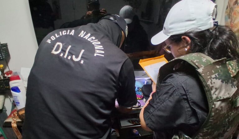 Allanamientos por fraude financiero dejan dos aprehendidos y decomiso de evidencias