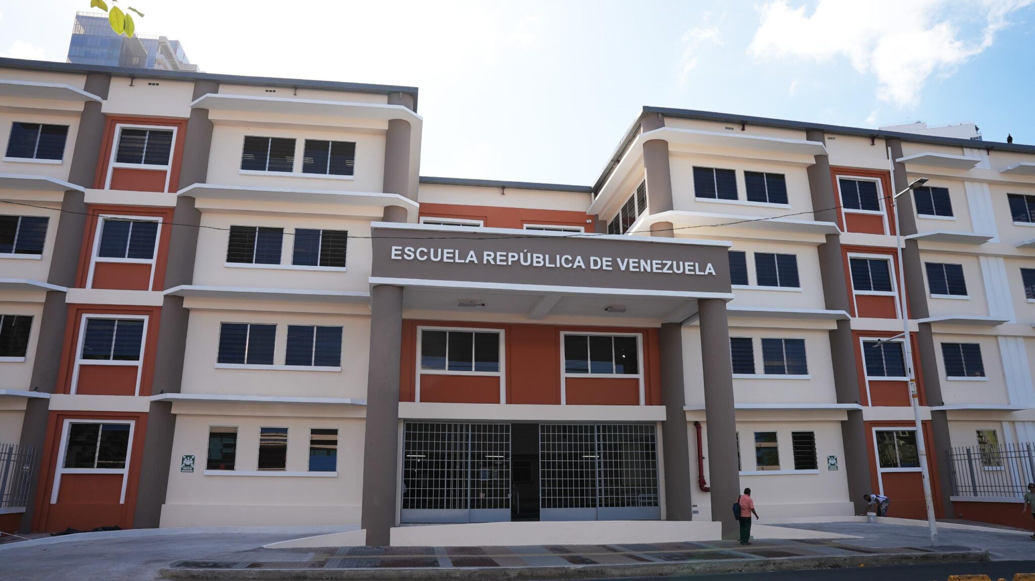 ¡BELLEZA! Ahora a cuidar la Escuela República De Venezuela
