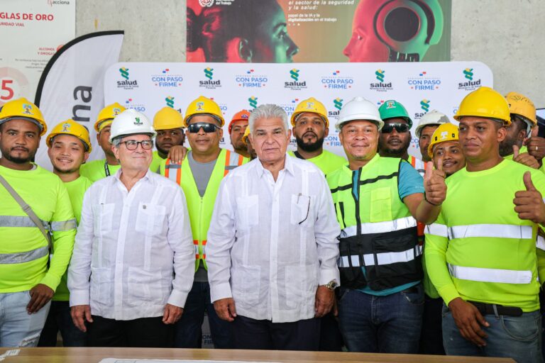 ¡Una conferencia presidencial con muy buenas noticias! El mandatario recorrió la obra del nuevo Hospital del Niño