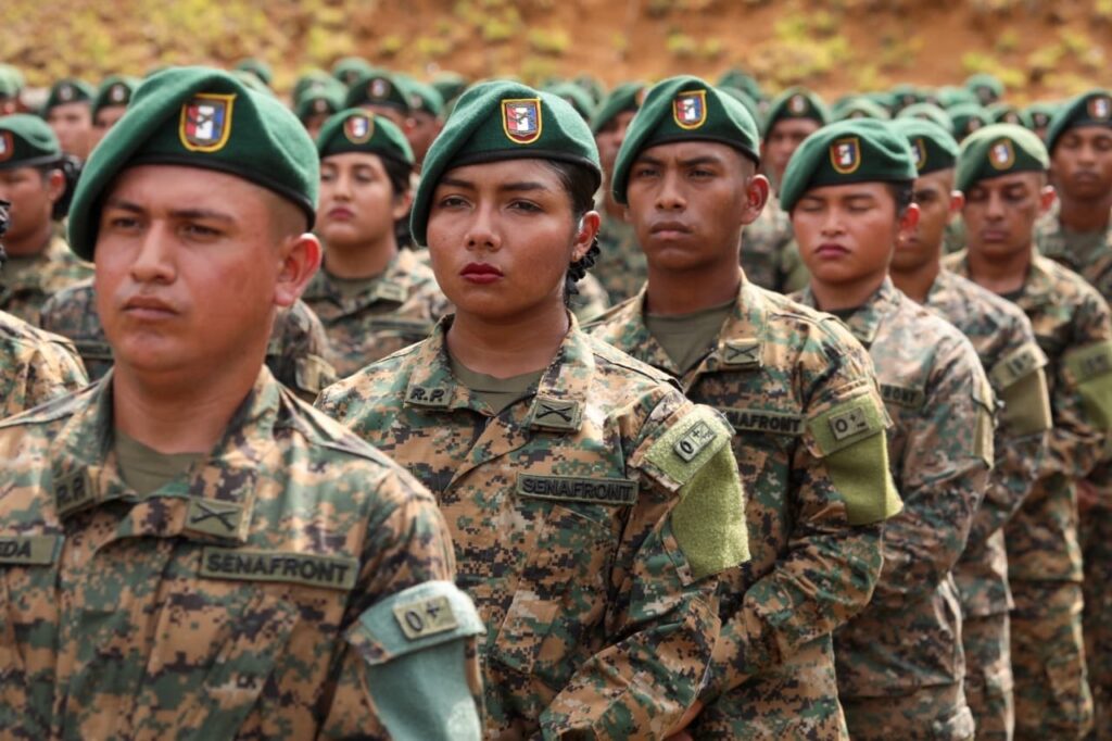 Presidente Mulino juramenta a 285 graduados del Senafront y 39 de Migración, fortaleciendo la política de seguridad nacional