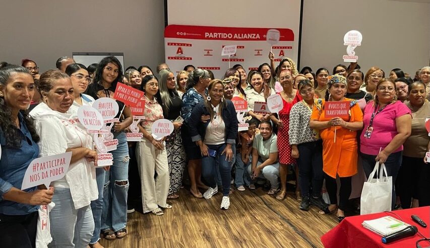 Partido Alianza fortalece el liderazgo femenino con capacitación para más de 80 mujeres en Panamá Este
