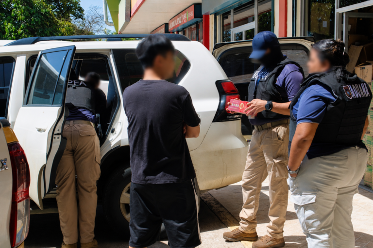 Aduanas decomisa mercancía de presunto contrabando en puesto de control de Divisa