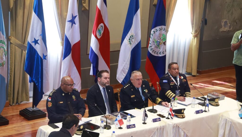 Panamá reúne a los líderes bomberiles de Centroamérica y el Caribe en la Asamblea General de la CCBICA