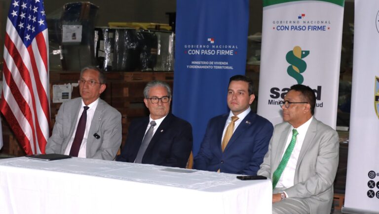 Estados Unidos dona equipos para atender contingencias en Panamá
