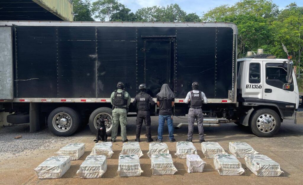 Decomisan 499 paquetes de presunta droga en Guabalá y aprehenden a un sospechoso