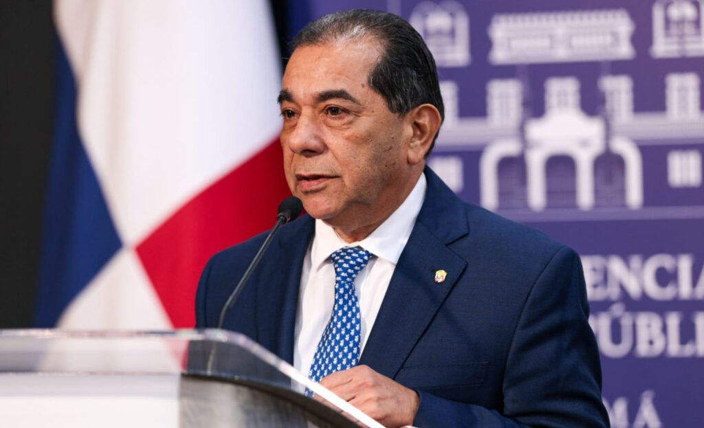Ventura Vega asume el MEDUCA y promete una gestión centrada en estudiantes, docentes y regiones educativas