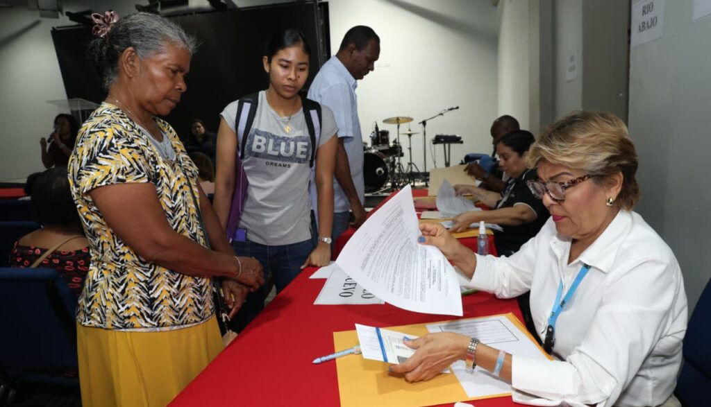 Gobierno incorpora a más de 3,800 nuevos beneficiarios a programas de protección social