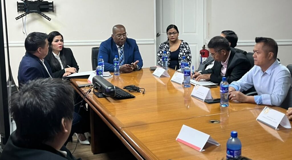 Cámara China Panameña y Acodeco coordinarán jornadas de orientación para comerciantes