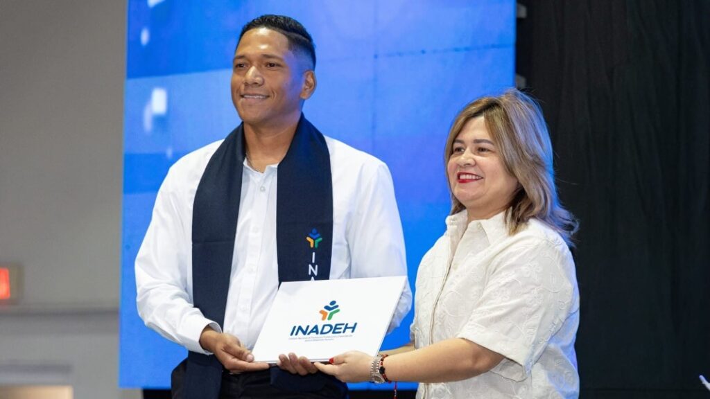 INADEH entrega 1,550 certificados y avanza en la atención de una deuda histórica de más de 20 años